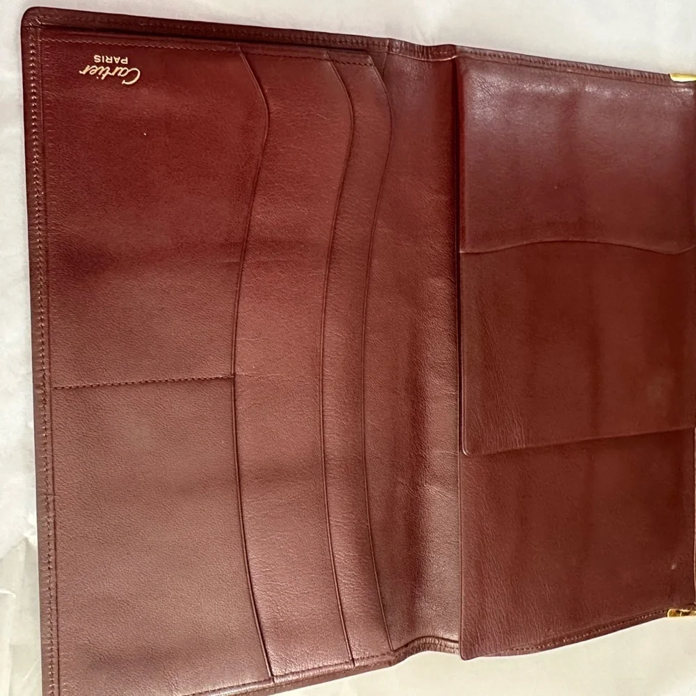 Beautiful Cartier Bi Fold wallet - Picture 3 of 9